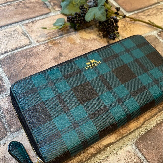 COACH(コーチ)の⌘箱付き・新品・未使用・正規品⌘ COACH 長財布 グリーン チェック柄 レディースのファッション小物(財布)の商品写真