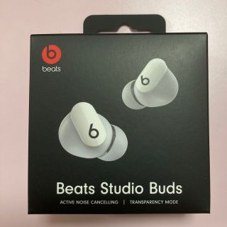 ビーツバイドクタードレ(Beats by Dr Dre)の新品未開封・Beats Studio Buds 白(ヘッドフォン/イヤフォン)