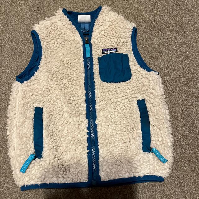 patagonia(パタゴニア)のパタゴニアベスト　4Ｔ キッズ/ベビー/マタニティのキッズ服男の子用(90cm~)(ジャケット/上着)の商品写真