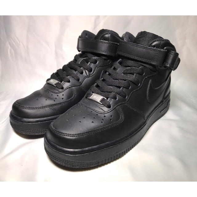 NIKE(ナイキ)のNIKE AIR FORCE 1 MID WMNS BLACK 24.0cm レディースの靴/シューズ(スニーカー)の商品写真