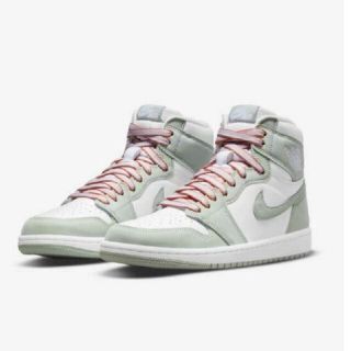 ナイキ(NIKE)のNIKE WMNS AIR JORDAN 1 SEAFOAM(スニーカー)