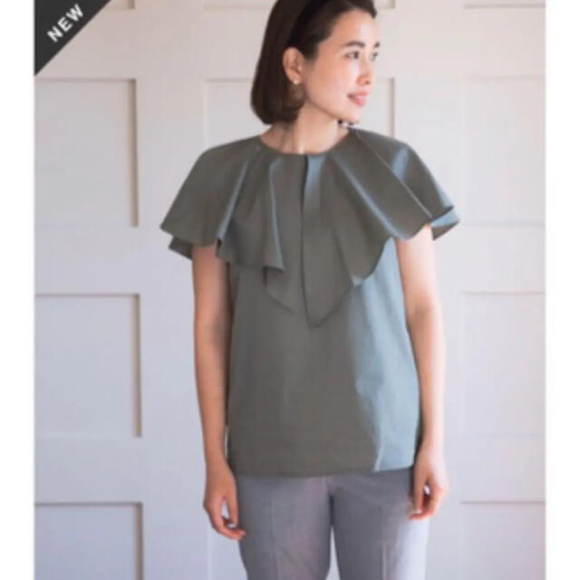 美品】ohga ノースリーブフリルブラウス カーキ - recantolarfeliz.com.br