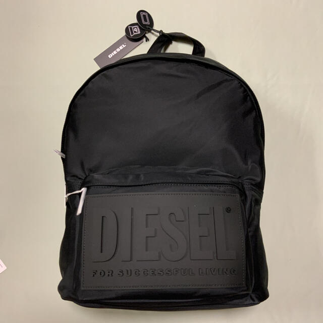 洗練されたデザイン　DIESEL BACKYE 多機能リュック