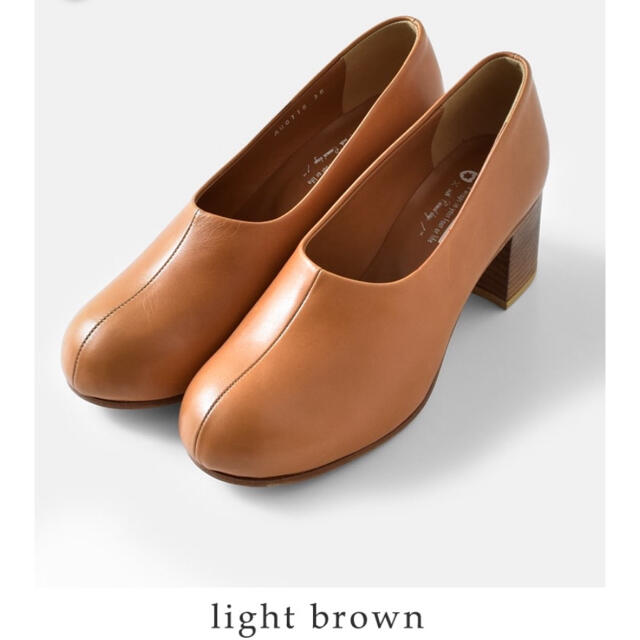 AUTTA(アウッタ) ヒールパンプス ライトブラウン レディースの靴/シューズ(ハイヒール/パンプス)の商品写真