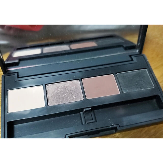 ナーズ　NARS アイシャドウ 1