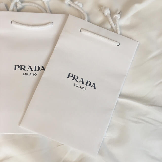 PRADA(プラダ)の新品未使用 プラダ PRADA ショッピングバッグ ショッパー 紙袋 レディースのバッグ(ショップ袋)の商品写真