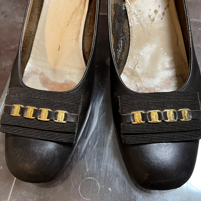 Salvatore Ferragamo(サルヴァトーレフェラガモ)のお値下げ　フェラガモパンプス レディースの靴/シューズ(ハイヒール/パンプス)の商品写真