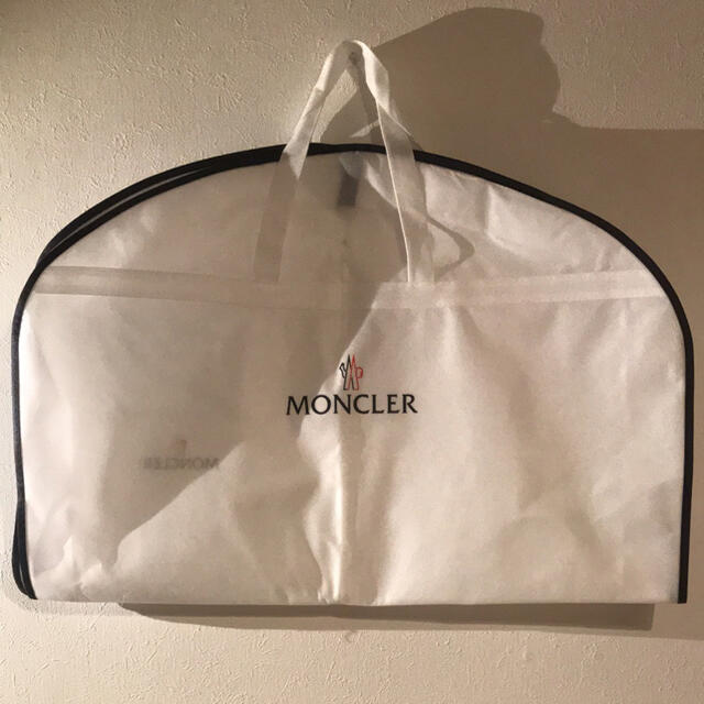 MONCLER(モンクレール)のパリ本店で購入！新品未使用【モンクレール】エルミンヌ レディースのジャケット/アウター(ダウンコート)の商品写真