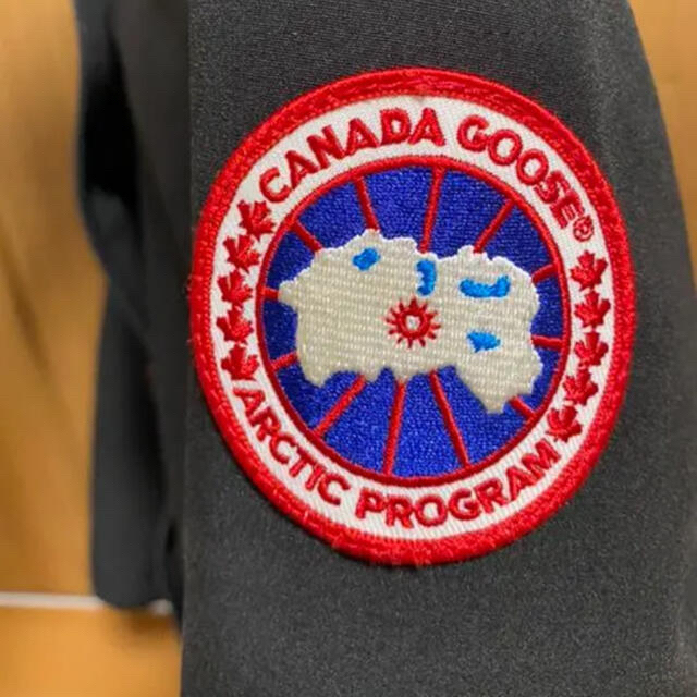 CANADA GOOSE(カナダグース)のカナダグース　ブロンデ　ダウン レディースのジャケット/アウター(ダウンジャケット)の商品写真