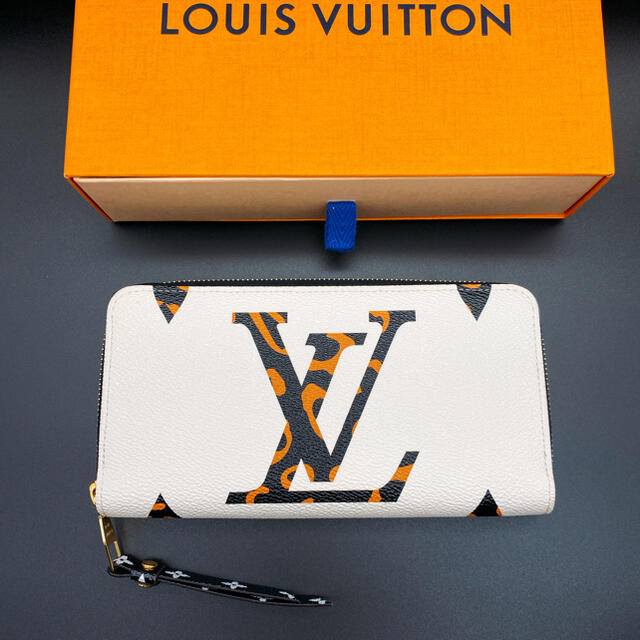 LOUIS VUITTON(ルイヴィトン)の新品未使用 ルイヴィトン モノグラム ジャングル ジッピーウォレット レディースのファッション小物(財布)の商品写真