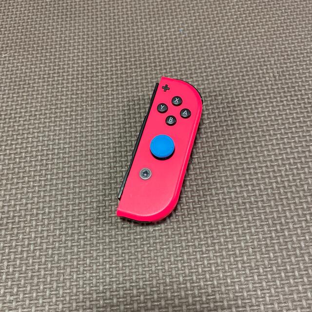 Nintendo Switch(ニンテンドースイッチ)のスイッチ　ジョイコン右 エンタメ/ホビーのゲームソフト/ゲーム機本体(その他)の商品写真