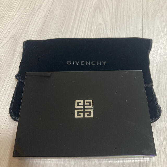 GIVENCHY(ジバンシィ)のジバンシィ　GIVENCHY 化粧品　パレット コスメ/美容のキット/セット(コフレ/メイクアップセット)の商品写真