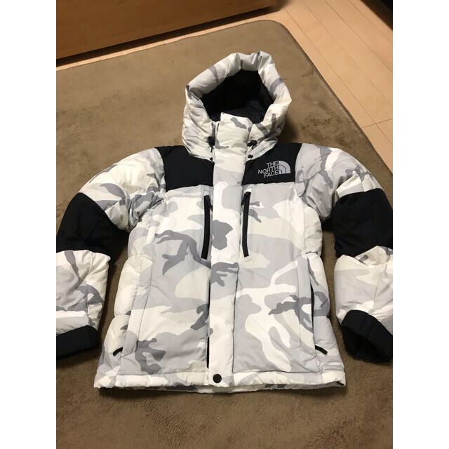 THE NORTH FACE(ザノースフェイス)のノースフェイス  バルトロライトジャケット　ホワイトカモ　XXS メンズのジャケット/アウター(ダウンジャケット)の商品写真