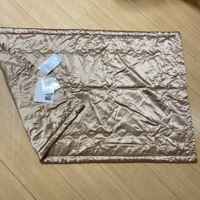 西川(ニシカワ)のシルク⭐︎膝掛け‼︎ 更に値下げました✨ インテリア/住まい/日用品の寝具(毛布)の商品写真