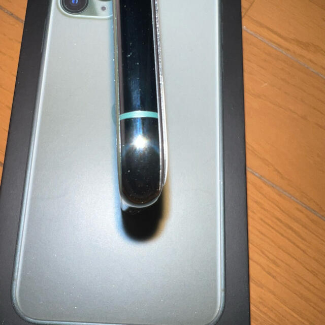 Apple(アップル)のiPhone 11 Pro Max 64GB ミッドナイトグリーン スマホ/家電/カメラのスマートフォン/携帯電話(スマートフォン本体)の商品写真