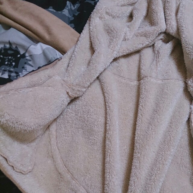 EMODA(エモダ)のボリュームカラーボンバーコート レディースのジャケット/アウター(毛皮/ファーコート)の商品写真