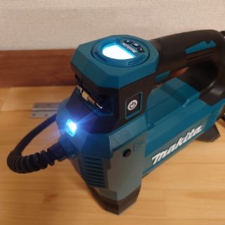 マキタ(Makita)のマキタ　18V　新品　充電式空気入れ　MP181DZ(工具)