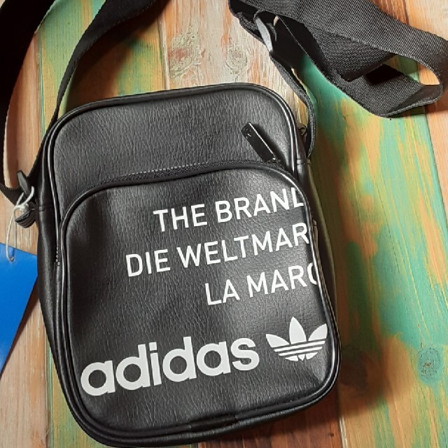 adidas(アディダス)の専用♥️新品adidasショルダーバック♥️ メンズのバッグ(ショルダーバッグ)の商品写真