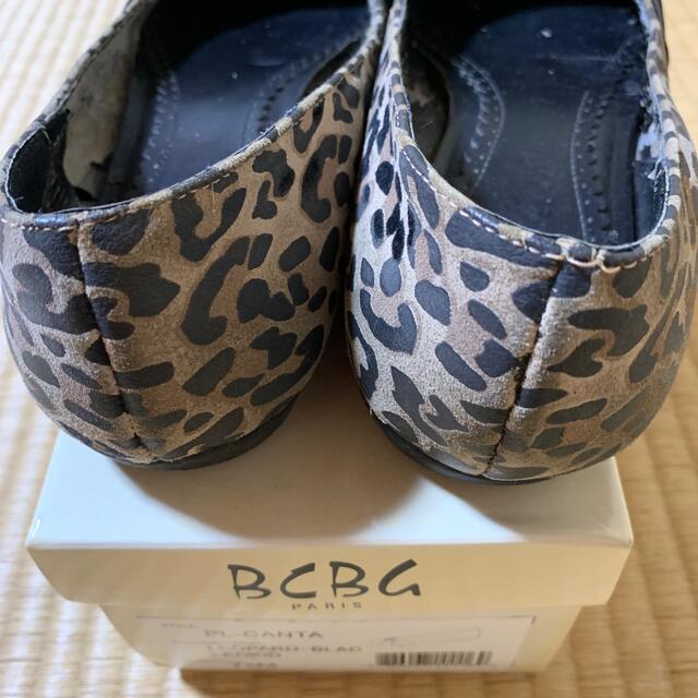 BCBGMAXAZRIA(ビーシービージーマックスアズリア)のBCBG レオパードのペタンコパンプス　24.5cm バレエシューズ　靴　リボン レディースの靴/シューズ(バレエシューズ)の商品写真