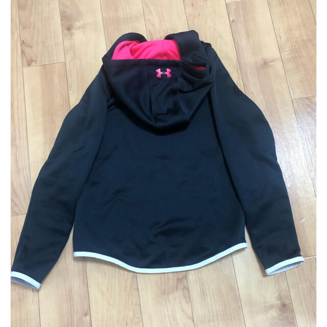 UNDER ARMOUR(アンダーアーマー)のアンダーアーマー　パーカー キッズ/ベビー/マタニティのキッズ服女の子用(90cm~)(ジャケット/上着)の商品写真