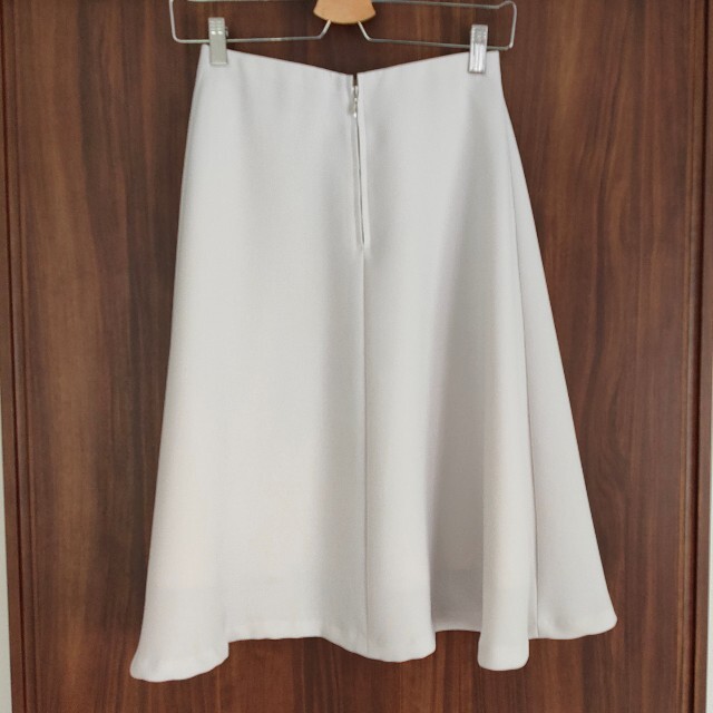 ROPE’(ロペ)の【ROPE】フレアスカート　ホワイト・グレー レディースのスカート(ひざ丈スカート)の商品写真