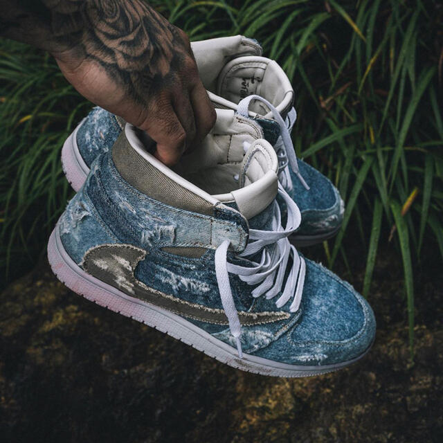 NIKEAJ1世界に2足CVTVLISTハンドメイド26~26.5cmOSK限定 NIKEAJ1世界に2足CVTVLISTハンドメイド26~26.5cmOSK限定