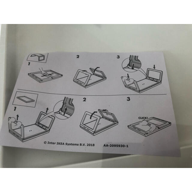 IKEA(イケア)の【新品未使用】IKEA♡人気ベッドトレイ【クリプスク／テレワーク／子供机／勉強】 インテリア/住まい/日用品の机/テーブル(コーヒーテーブル/サイドテーブル)の商品写真