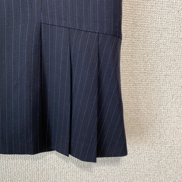 INED(イネド)のイネド スカート 濃紺 9 W66 DMW レディースのスカート(ひざ丈スカート)の商品写真