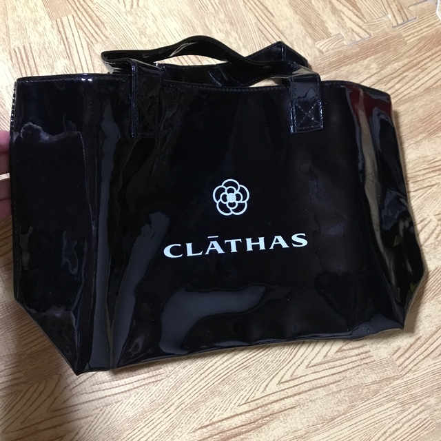 CLATHAS(クレイサス)の【未使用】クレイサス　カメリア柄エナメルバッグ レディースのバッグ(トートバッグ)の商品写真