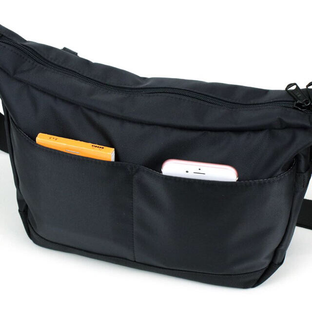 AVIREX(アヴィレックス)のAVIREX アヴィレックス ミニショルダーバッグ 斜め掛けバッグ AX2052 メンズのバッグ(ショルダーバッグ)の商品写真