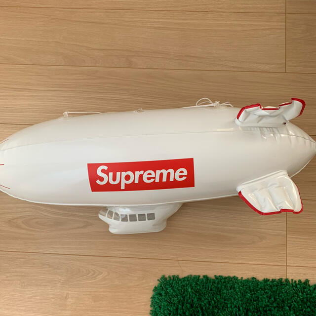 supreme 飛行船 2