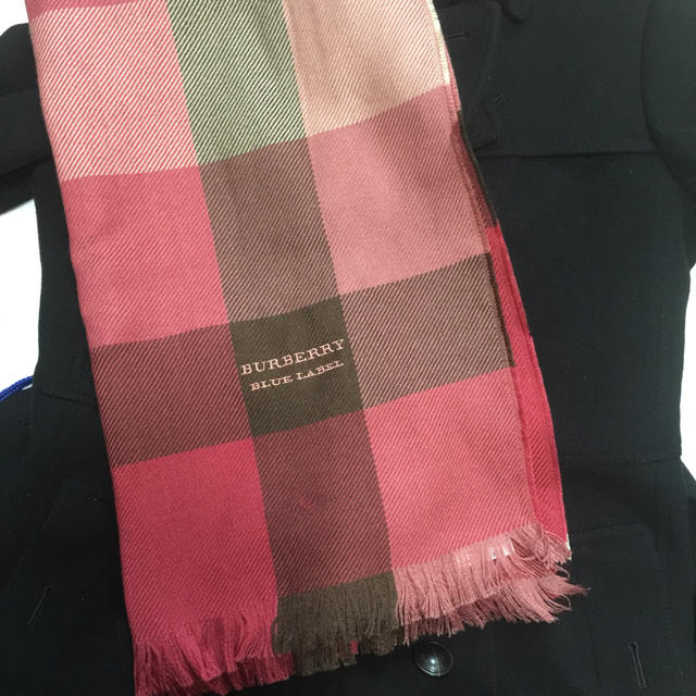 BURBERRY(バーバリー)のmina様 専用ページ  新品 バーバリー ブルーレーベル ストール マフラー レディースのファッション小物(マフラー/ショール)の商品写真