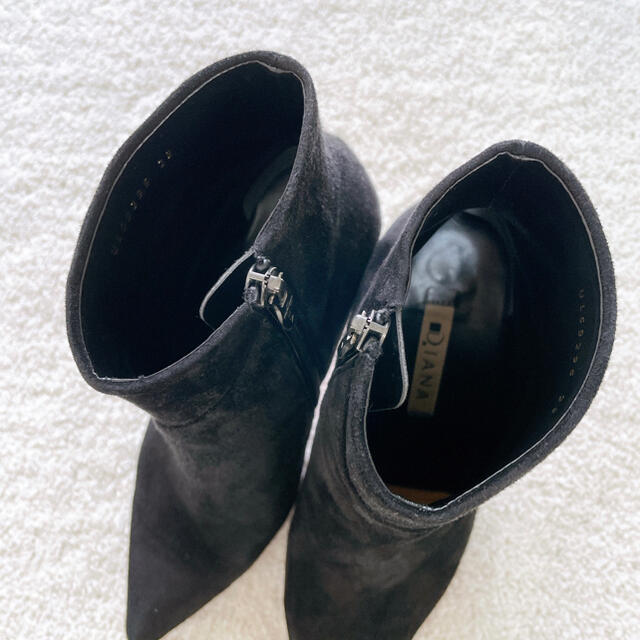 DIANA(ダイアナ)のゆゆゆ様専用　ダイアナ　スエード　黒　ショートブーツ　23㎝ レディースの靴/シューズ(ブーツ)の商品写真