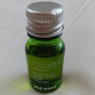 ムジルシリョウヒン(MUJI (無印良品))の無印良品 エッセンシャルオイル・ハーバルシトラスブレンド 10ml 良品計画(アロマオイル)