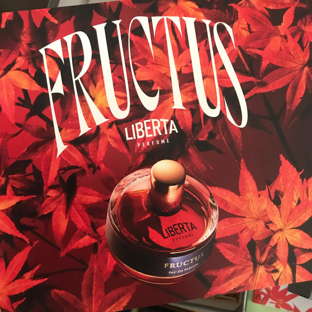 LIBERTA(リベルタ)のLIBERTA perfume FRUCTUS 8ml コスメ/美容の香水(香水(女性用))の商品写真