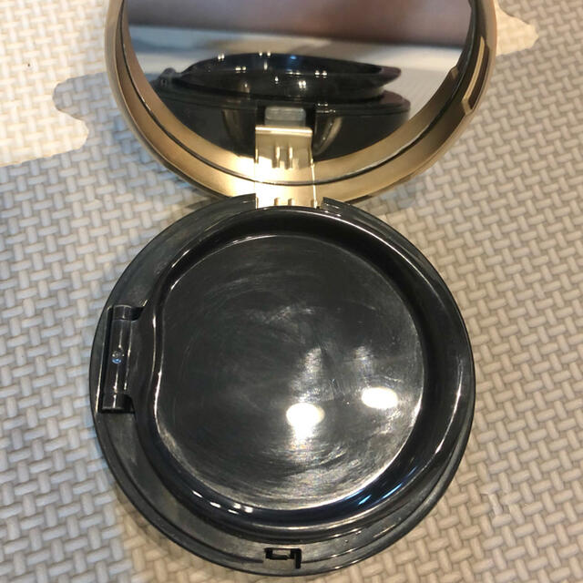 laura mercier(ローラメルシエ)のローラメルシエ　クッションファンデ コスメ/美容のベースメイク/化粧品(ファンデーション)の商品写真