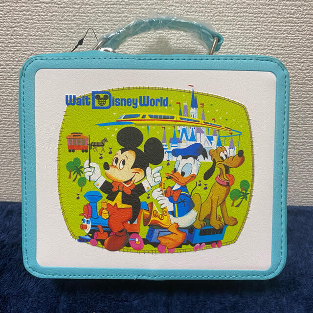 Disney(ディズニー)のWDW 50周年　ショルダーバッグ　ラウンジフライ レディースのバッグ(ショルダーバッグ)の商品写真