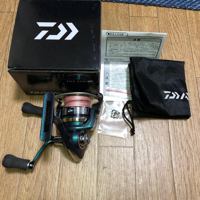 DAIWA(ダイワ)のDaiwa エメラルダス INF2506W ダブルハンドル スポーツ/アウトドアのフィッシング(リール)の商品写真