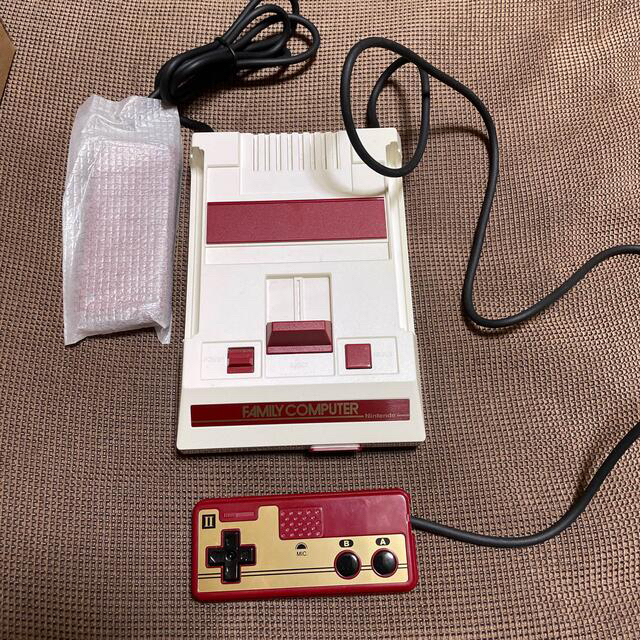 任天堂(ニンテンドウ)のNintendo  ニンテンドークラシックミニ ファミリーコンピュータ エンタメ/ホビーのゲームソフト/ゲーム機本体(家庭用ゲーム機本体)の商品写真