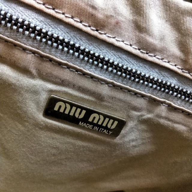 miumiu(ミュウミュウ)のミュウミュウ トートバッグ - 白 レザー レディースのバッグ(トートバッグ)の商品写真