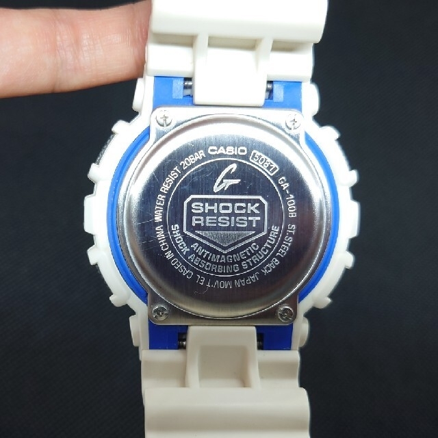 カシオ　G-SHOCK GA-100B-7AFJ　腕時計　ホワイト