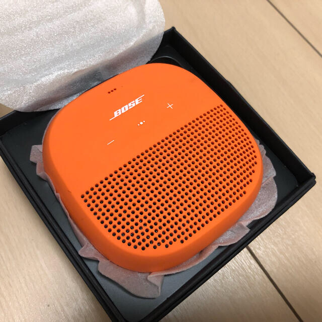 BOSE SOUNDLINK MICRO ORANGE  スマホ/家電/カメラのオーディオ機器(スピーカー)の商品写真