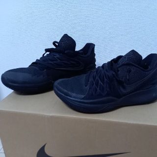 NIKE カイリー ロー 26、5cm