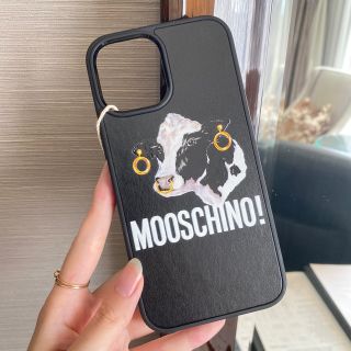 モスキーノ(MOSCHINO)の残１【新品】Moschino モスキーノ ウシ iPhoneケース スマホケース(iPhoneケース)