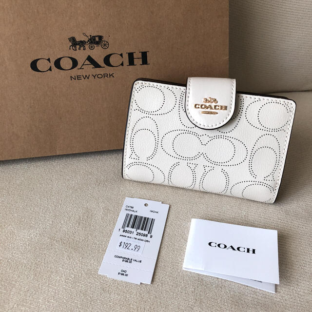 新品未使用　プレゼント用　COACHコーチ　レディース　メンズ長財布　ホワイト