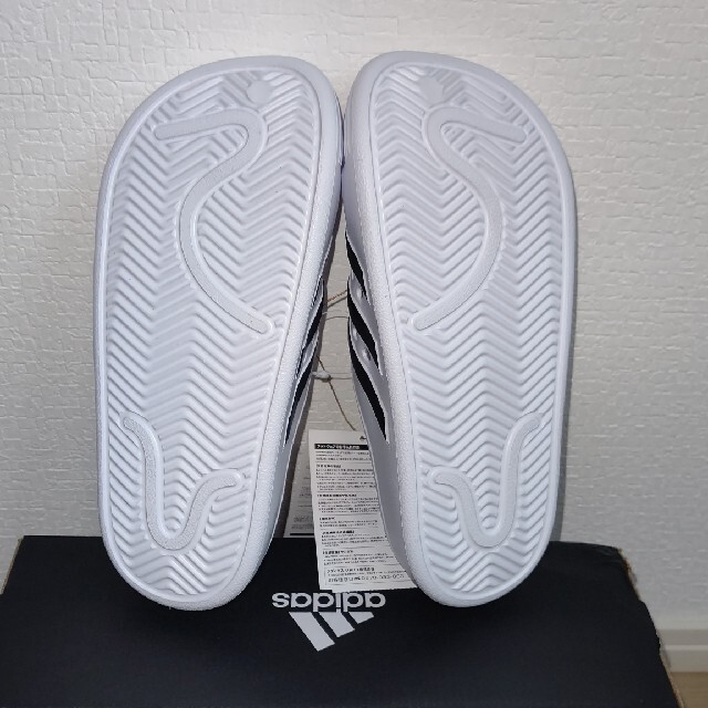 adidas(アディダス)のadidas ユニセックス サンダル CLOG U 23.5cm キッズ/ベビー/マタニティのキッズ靴/シューズ(15cm~)(サンダル)の商品写真