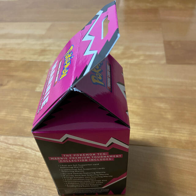 ポケモン(ポケモン)のマリィ　海外版　英語版　ポケモンカードゲーム　プレミアムトーナメントコレクション エンタメ/ホビーのトレーディングカード(Box/デッキ/パック)の商品写真