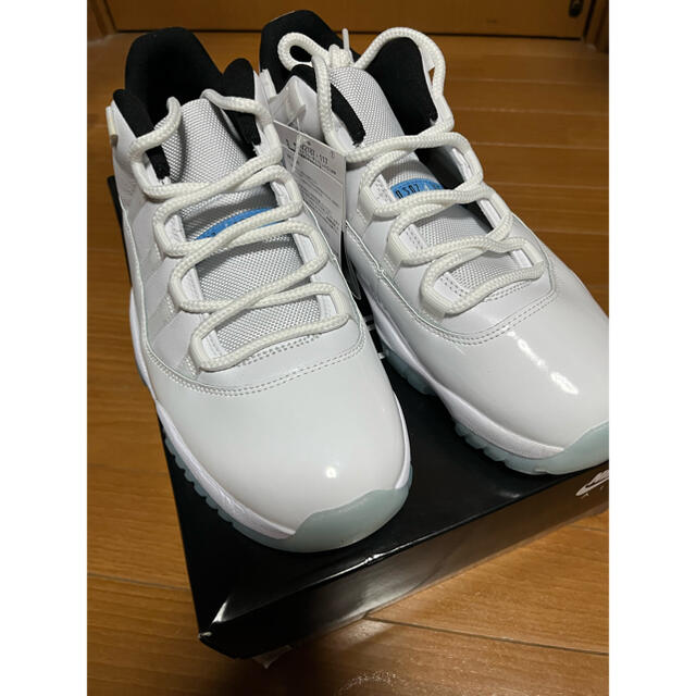 NIKE(ナイキ)の新品 ジョーダン11ロー JORDAN11low レジェンドブルー 28cm メンズの靴/シューズ(スニーカー)の商品写真