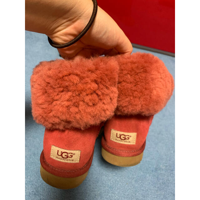 UGG(アグ)の【送料無料】UGG Bailey Button ベイリーボタン RED 美品 レディースの靴/シューズ(ブーツ)の商品写真