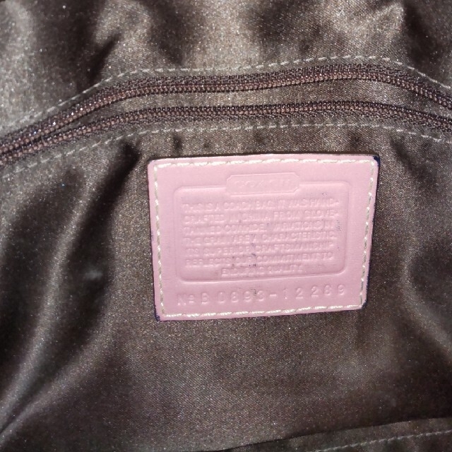 COACH(コーチ)のコーチ ピンク シグネチャー型押し ハンドバッグ 本革 リアルレザー レディースのバッグ(ハンドバッグ)の商品写真